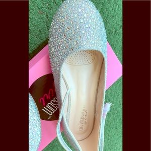 Girls size 4 dressy shoes
